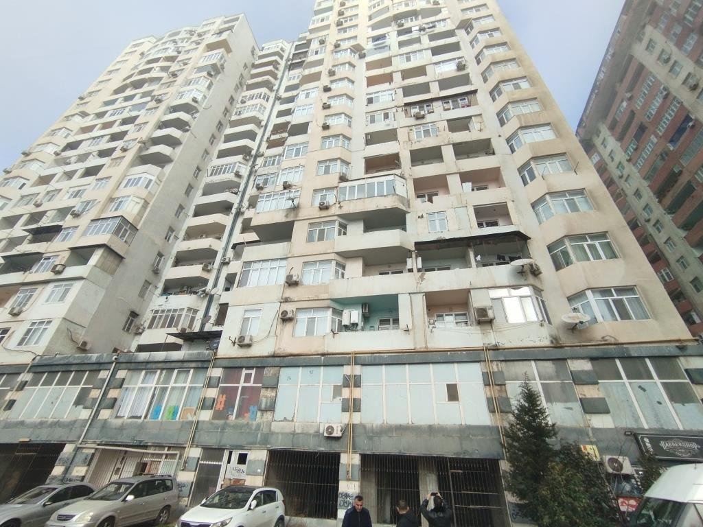 Qeyri-yaşayış sahəsi satılır